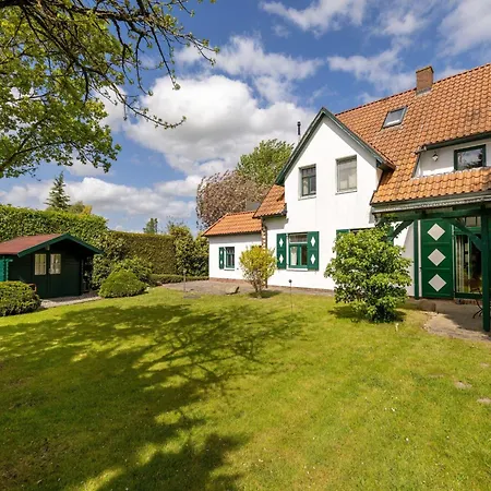 Rügenbrise Mit Seeblick Direkt Am Wasser Zudar