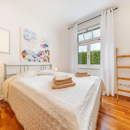 Rügenbrise Mit Seeblick Direkt Am Wasser Ferienhaus *