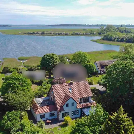 Ferienhaus Rügenbrise Mit Seeblick Direkt Am Wasser