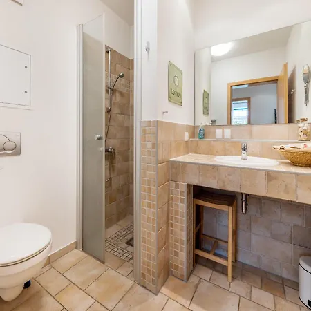 Rügenbrise Mit Seeblick Direkt Am Wasser Zudar