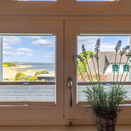 Ferienhaus Rügenbrise Mit Seeblick Direkt Am Wasser