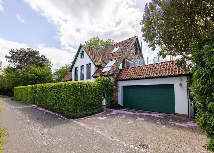 Hébergement de vacances Ferienhaus-ruegenbrise-mit-seeblick-und-5-baedern Zudar