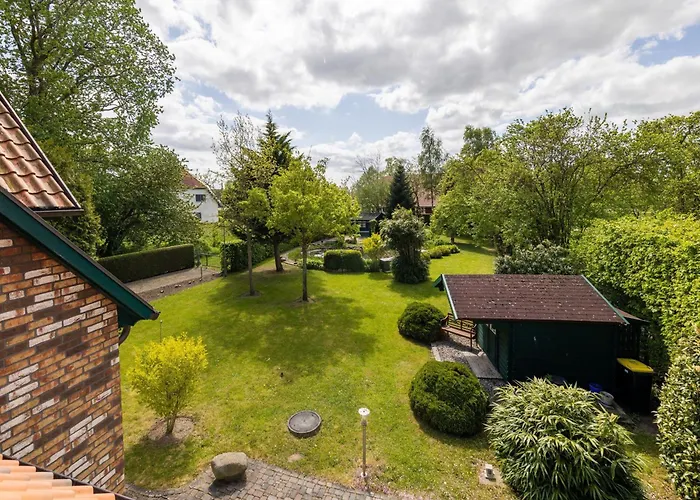 Ferienhaus-ruegenbrise-mit-seeblick-und-5-baedern Hébergement de vacances Zudar
