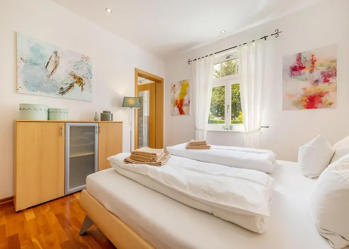 Hébergement de vacances Ferienhaus-ruegenbrise-mit-seeblick-und-5-baedern