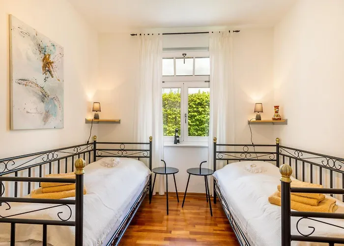 Hébergement de vacances Ferienhaus-ruegenbrise-mit-seeblick-und-5-baedern Zudar