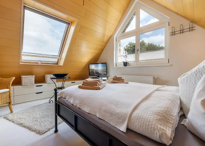 Ferienhaus-ruegenbrise-mit-seeblick-und-5-baedern * Zudar