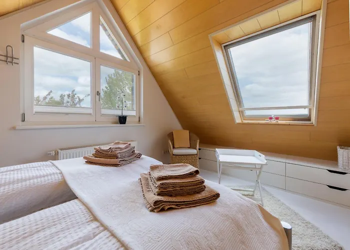 Ferienhaus-ruegenbrise-mit-seeblick-und-5-baedern