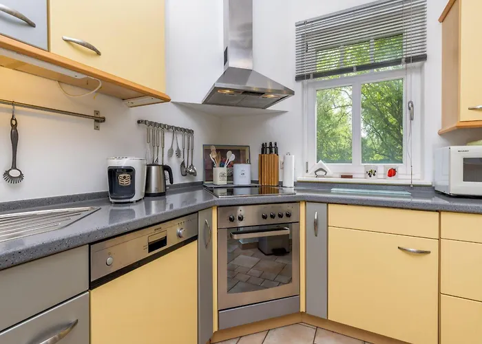 Hébergement de vacances Ferienhaus-ruegenbrise-mit-seeblick-und-5-baedern