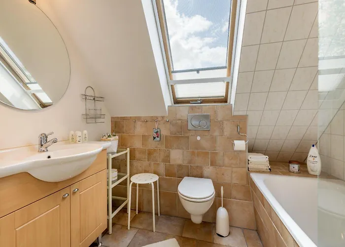 Hébergement de vacances Ferienhaus-ruegenbrise-mit-seeblick-und-5-baedern *