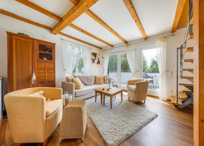 Ferienhaus-ruegenbrise-mit-seeblick-und-5-baedern Zudar