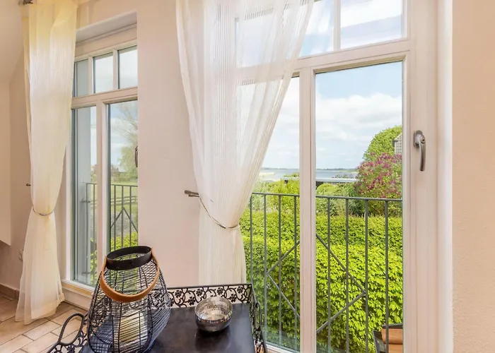 Ferienhaus-ruegenbrise-mit-seeblick-und-5-baedern Hébergement de vacances Zudar